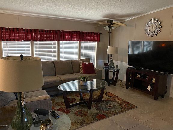 5th image of 490 Leslie Dr