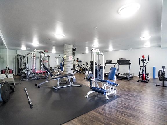 4th image of 2242 Whatcom Rd #406