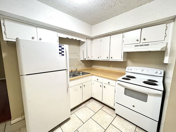 5th image of 354 Ladybird Dr