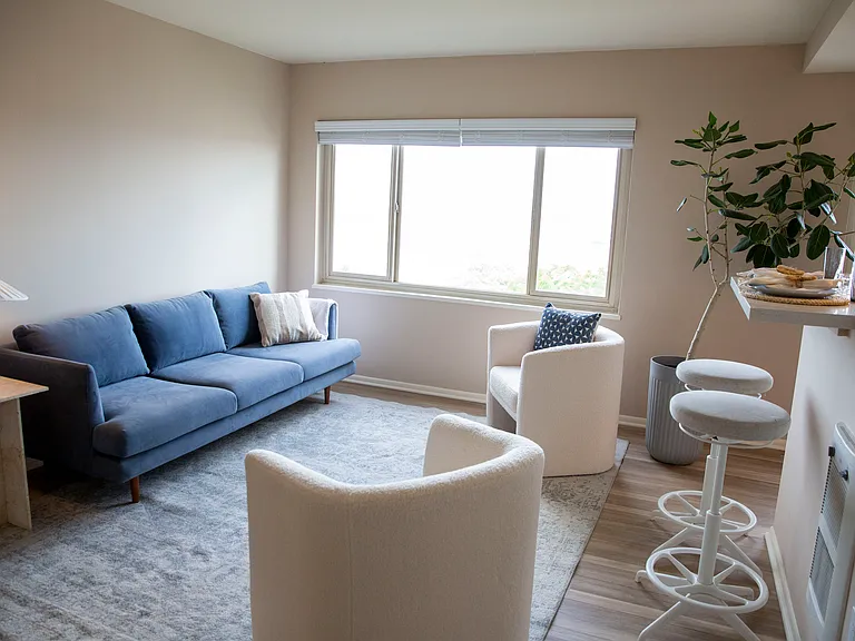 Park Tower Apartments — Photo 62