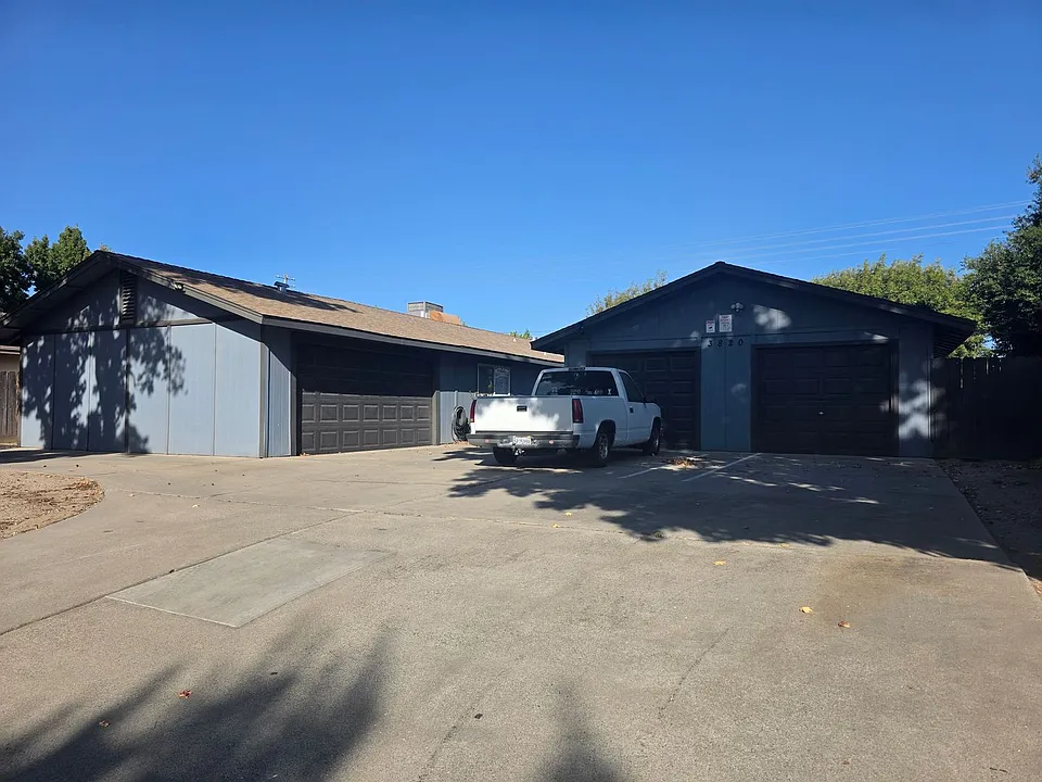 Gareth Ln - Triplex