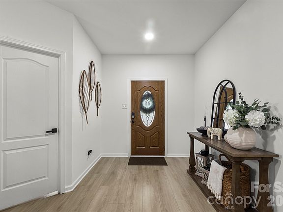 3rd image of 2066 Durand Rd
