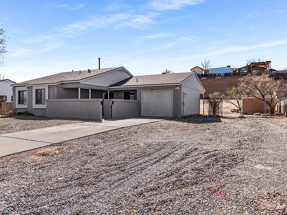 3rd image of 392 Pyrite Dr NE