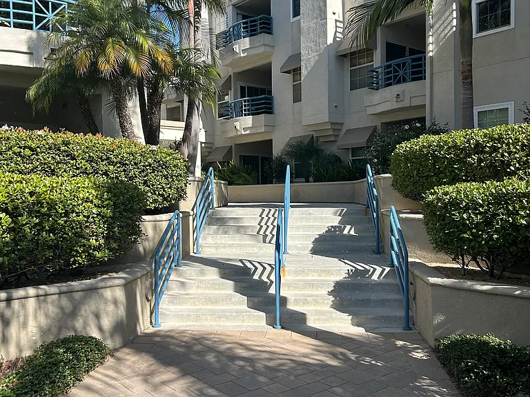 415 Townsquare Ln — Photo 4