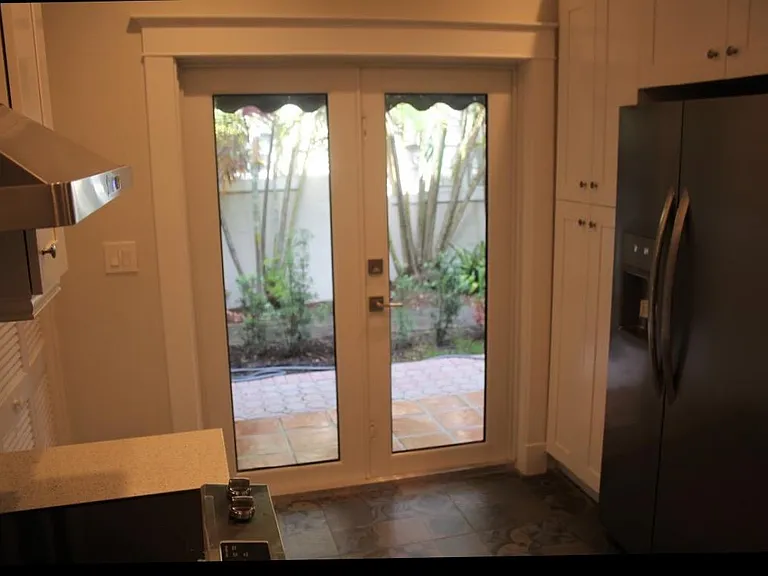 504 Aragon Ave — Photo 13