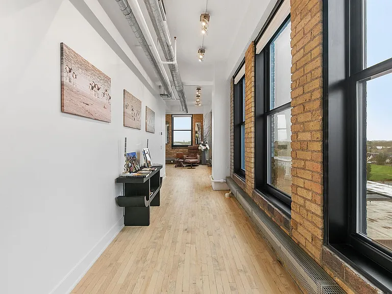 290 Market St #702 — Photo 25