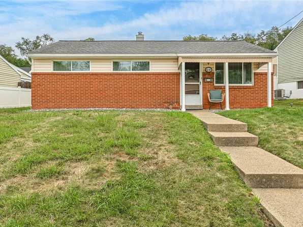 1087 Catherine Dr, Conway, PA 15027