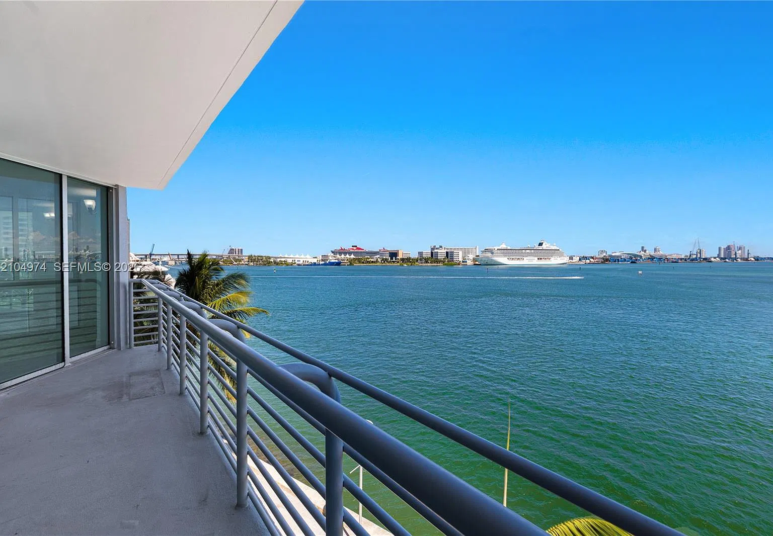 One Miami East Condo — Photo 2
