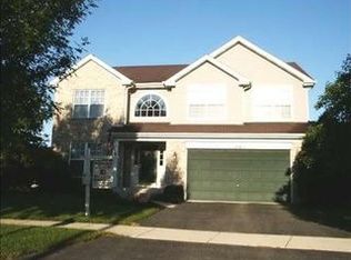 250 Fallbrook Ct, Dundee, IL 60118