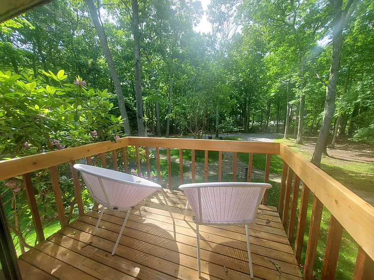 Glenview Dr — Photo 20