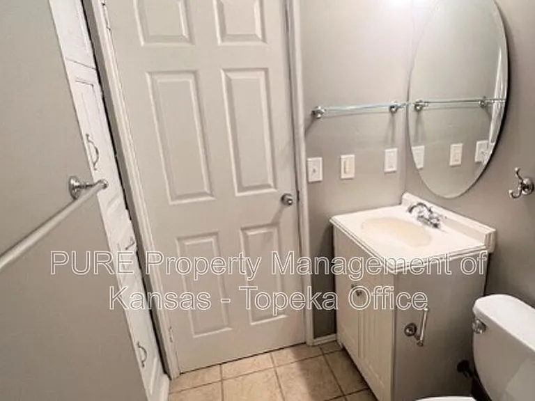 1816 SW Moundview Dr — Photo 7