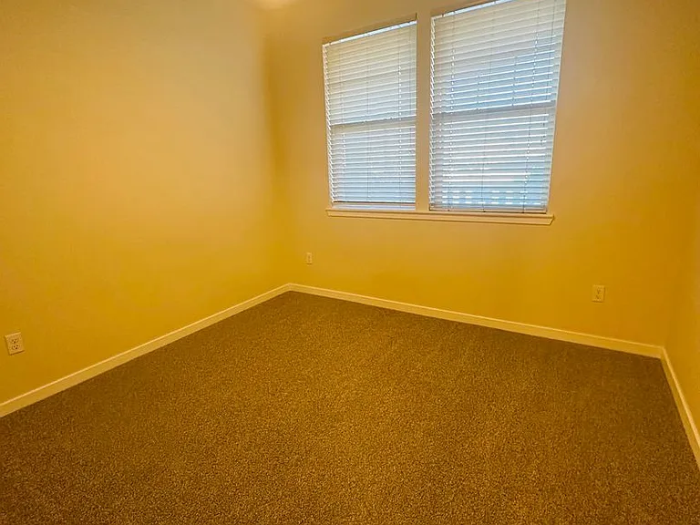 H Street Apartments — Photo 24