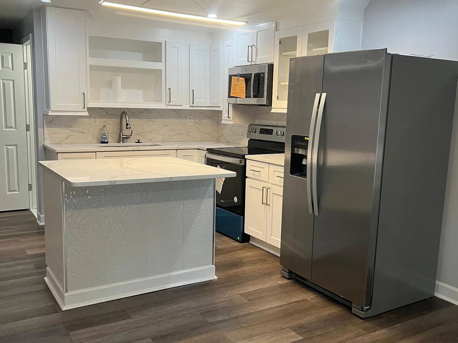 1 bed, 900 sqft, $1,500 — Photo 1