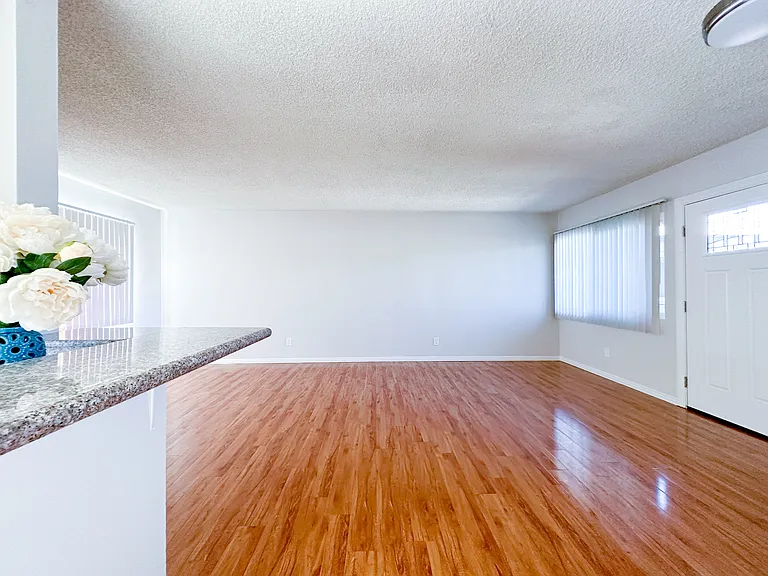1111 Benito Ave #E — Photo 18