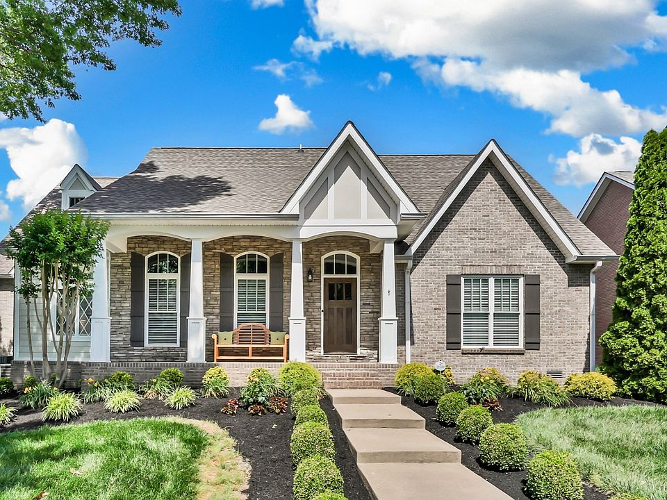 1st image of 464 Pond Apple Rd