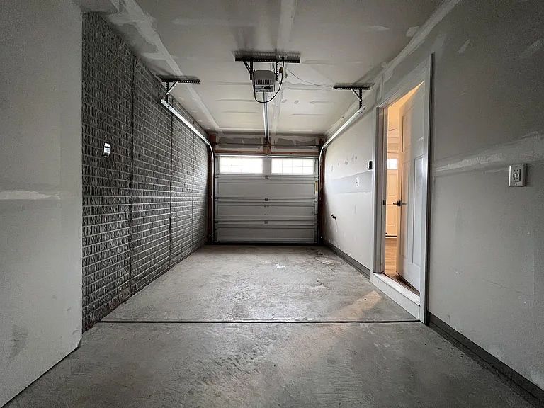 217 Stonehurst Dr #1 — Photo 4