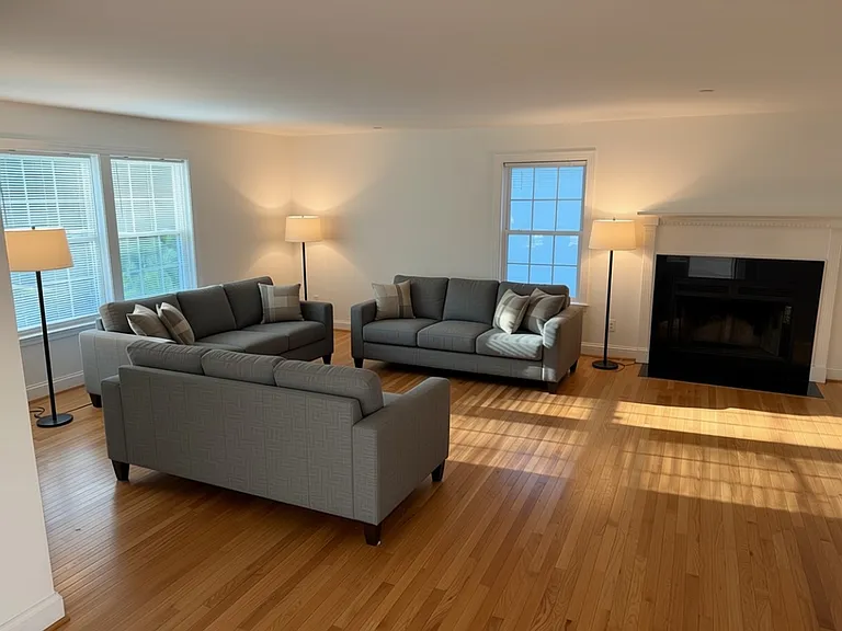 220 Gross Ave — Photo 13