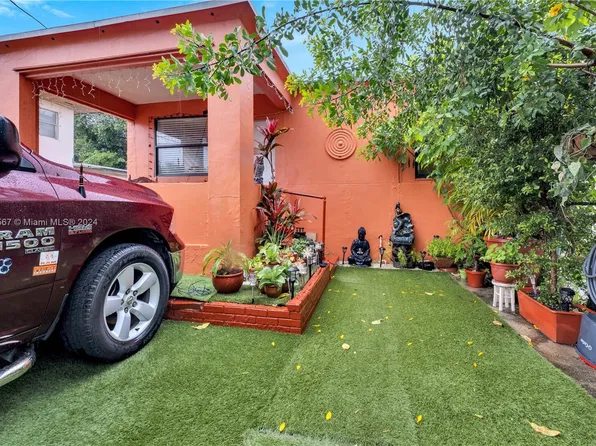 2137 NW 33rd St, Miami, FL 33142