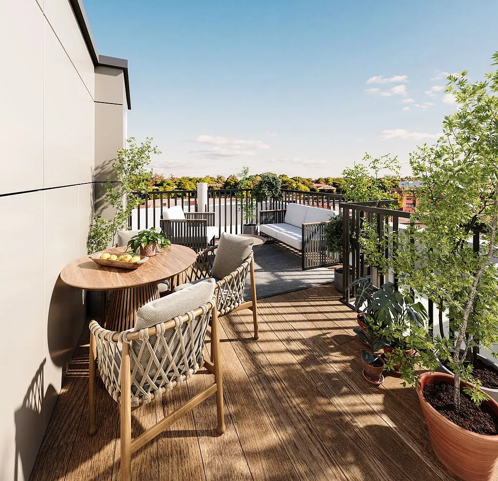 3 bed, 1300 sqft, $5,425 — Photo 3