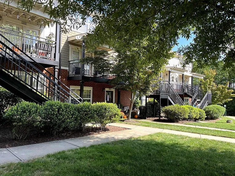 1625 Elmwood Ct — Photo 39