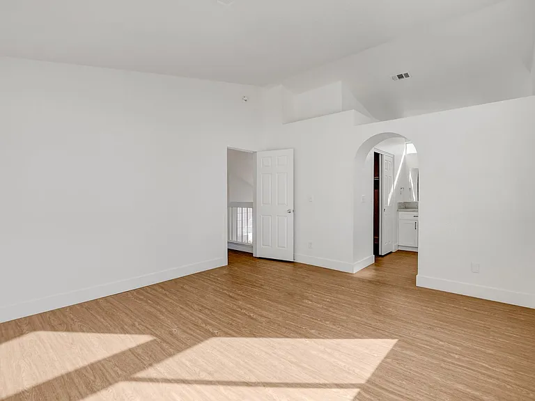 8005 Vision St — Photo 42