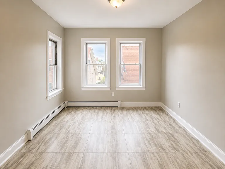 376A Park Ave #26 — Photo 5