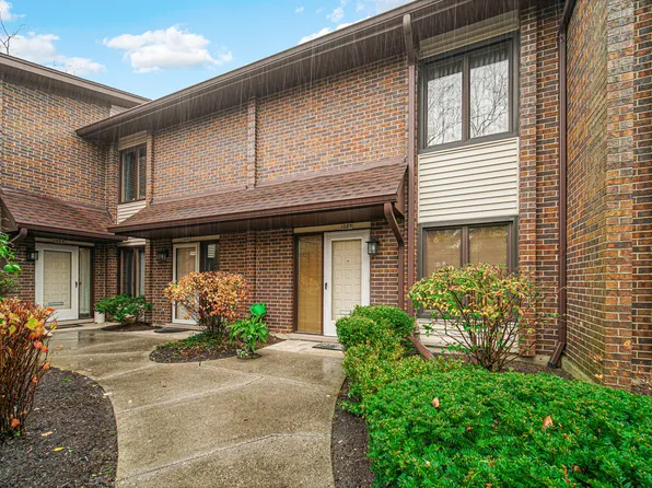 1089 Deerfield Pl, Highland Park, IL 60035