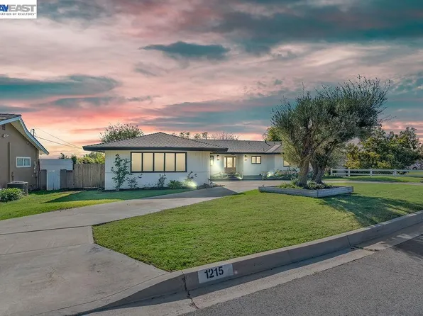 1215 Wardman Dr, Brea, CA 92821