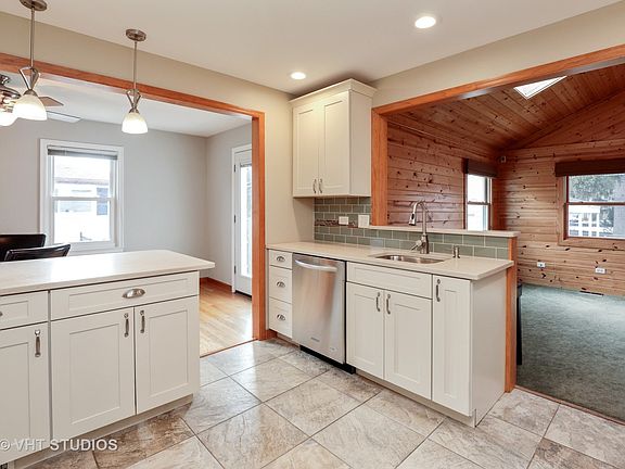 3rd image of 323 Garfield Ave
