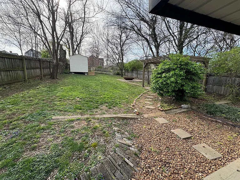 2215 Lindell Ave — Photo 26