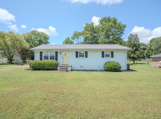 910 Willow Dr, Lawrenceburg, TN 38464