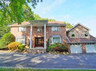 531 Todt Hill Rd, Staten Island, NY 10304