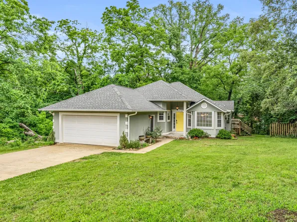 212 Apache Dr, Starkville, MS 39759