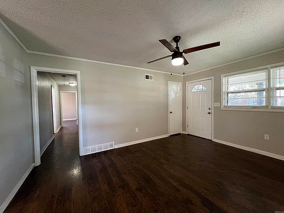 4th image of 116 S Parkview Dr