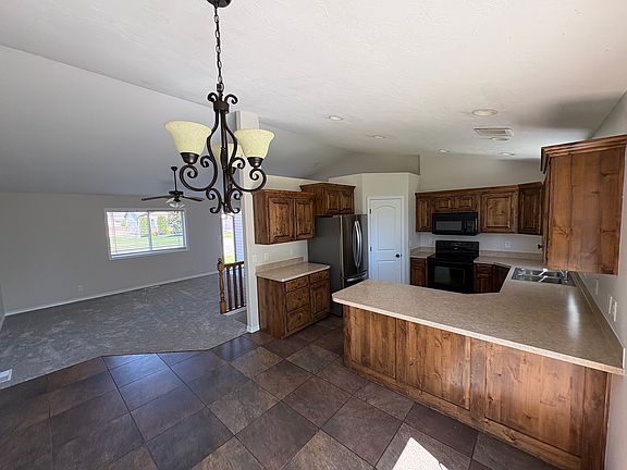 2nd image of 2920 N Sunlight Dr
