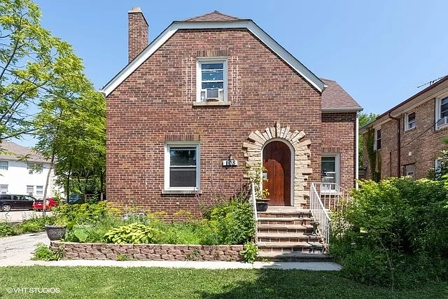 108 Prairie Ave photo 1