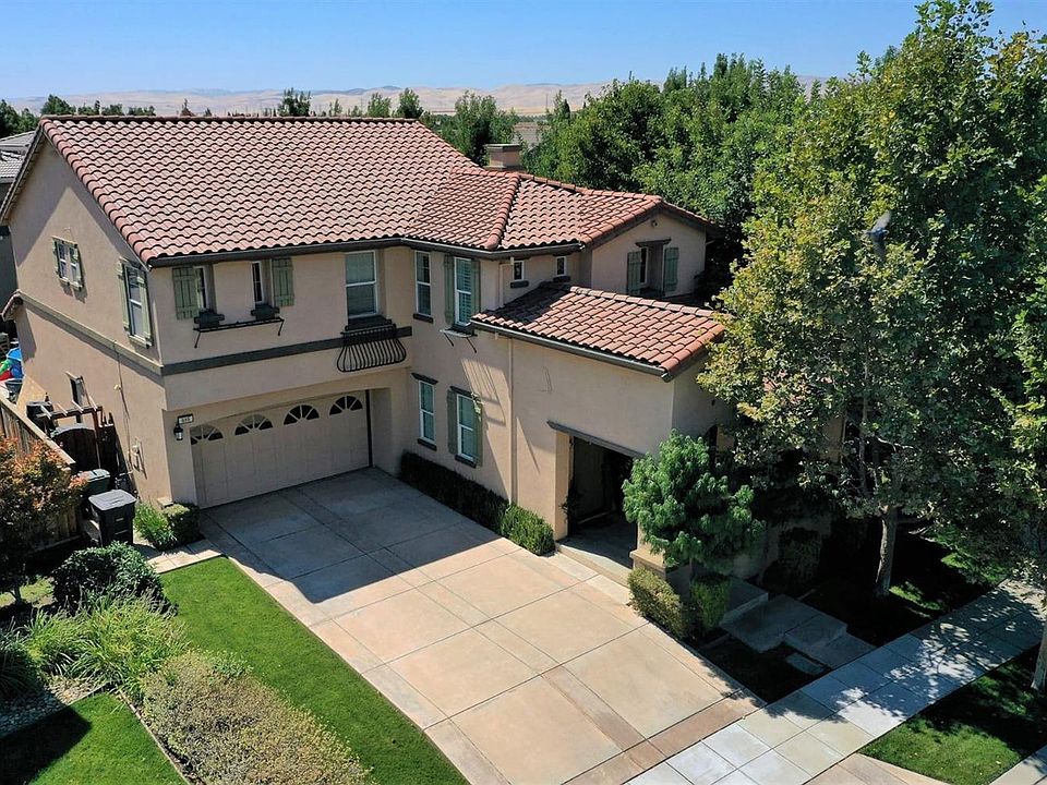1st image of 688 S Escuela Dr