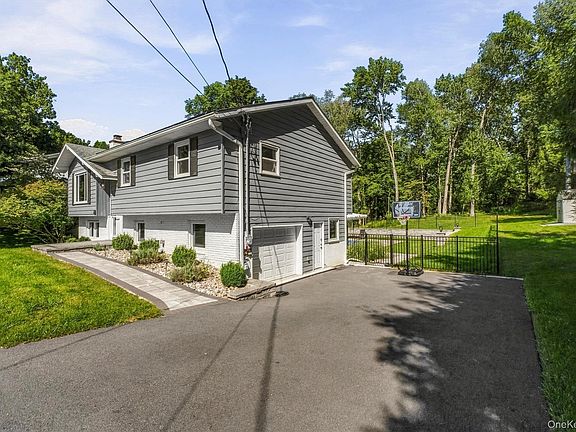 5th image of 13 Slate Hill Drive