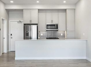 255 E Les Jardins Park SE #410, Calgary, AB T2C5W9