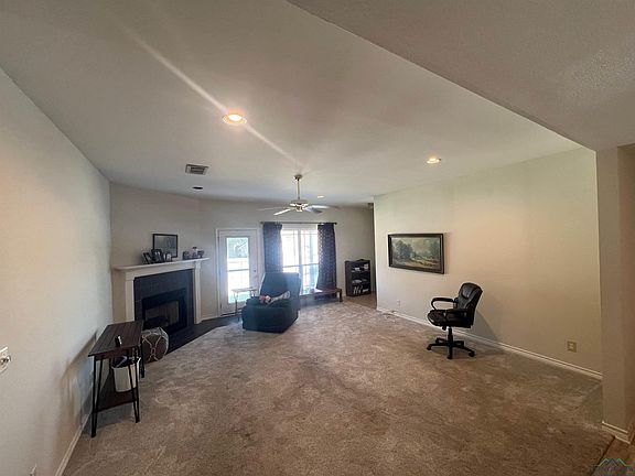 2nd image of 42 Wellington Dr