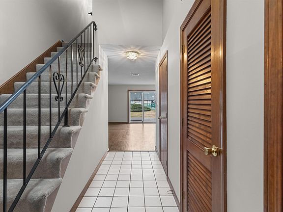 4th image of 254 Stonebridge Drive