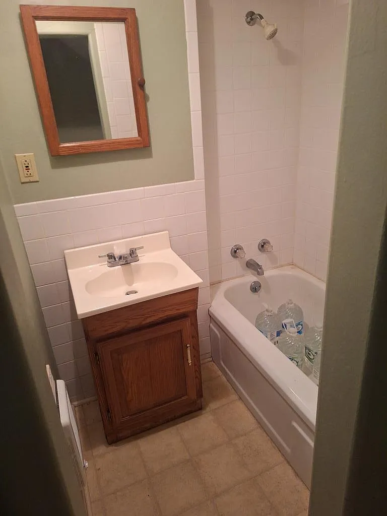1 bed, $900 — Photo 3