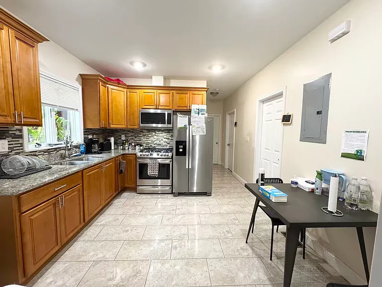 59 Glenwood Rd #1 — Photo 6