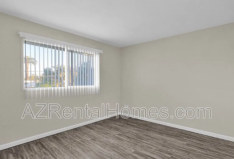 966 E La Jolla Dr — Photo 26