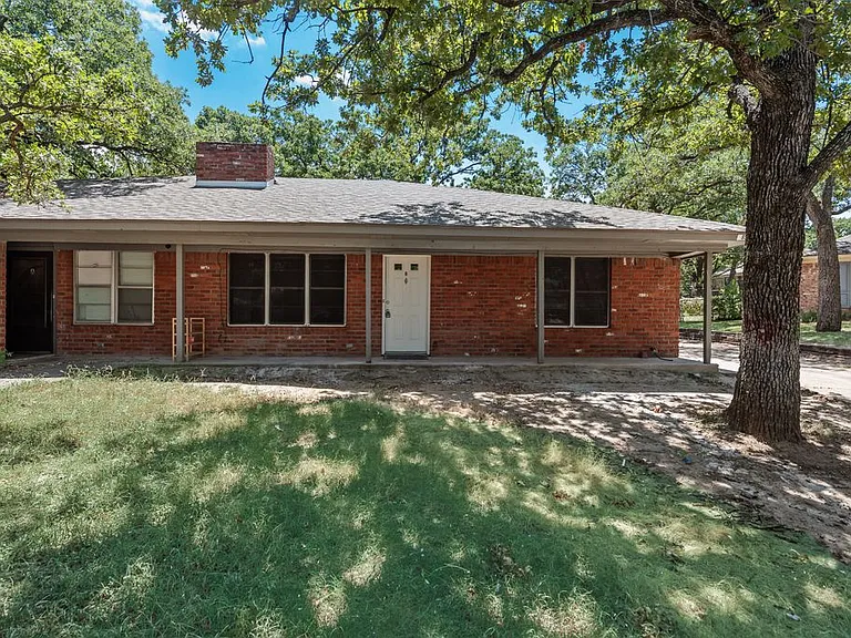8308 Oak Ct #B — Photo 3