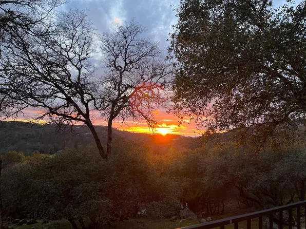 18211 Hummingbird Dr, Penn Valley, CA 95946