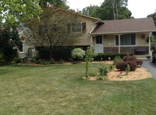 1323 Campbell Ave, Wheaton, IL 60189