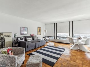 220 Locust St #29ES, Philadelphia, PA 19106