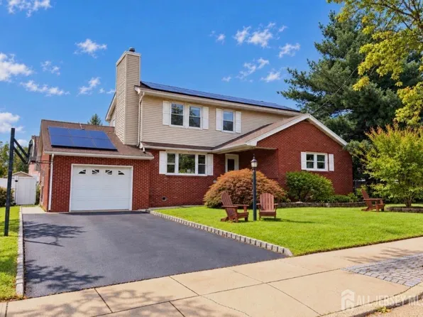340 N 8th Ave, Manville, NJ 08835