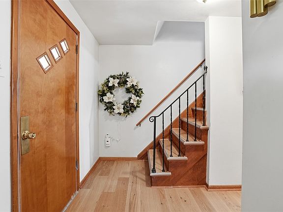 4th image of 149 Speer St